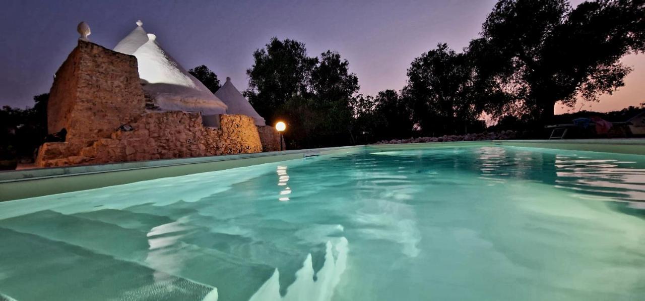 Trullo Tarantini Con Piscina Privata Lägenhet Latiano Exteriör bild