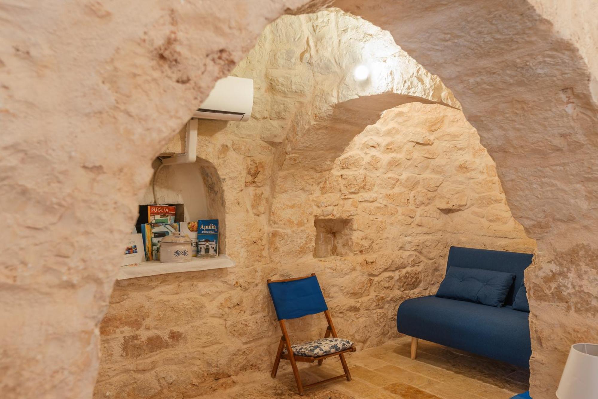 Trullo Tarantini Con Piscina Privata Lägenhet Latiano Exteriör bild