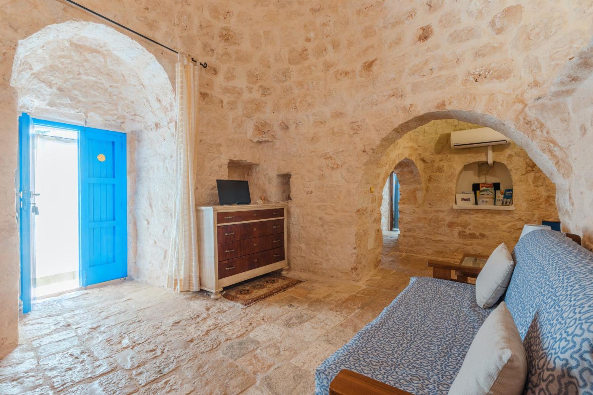 Trullo Tarantini Con Piscina Privata Lägenhet Latiano Exteriör bild