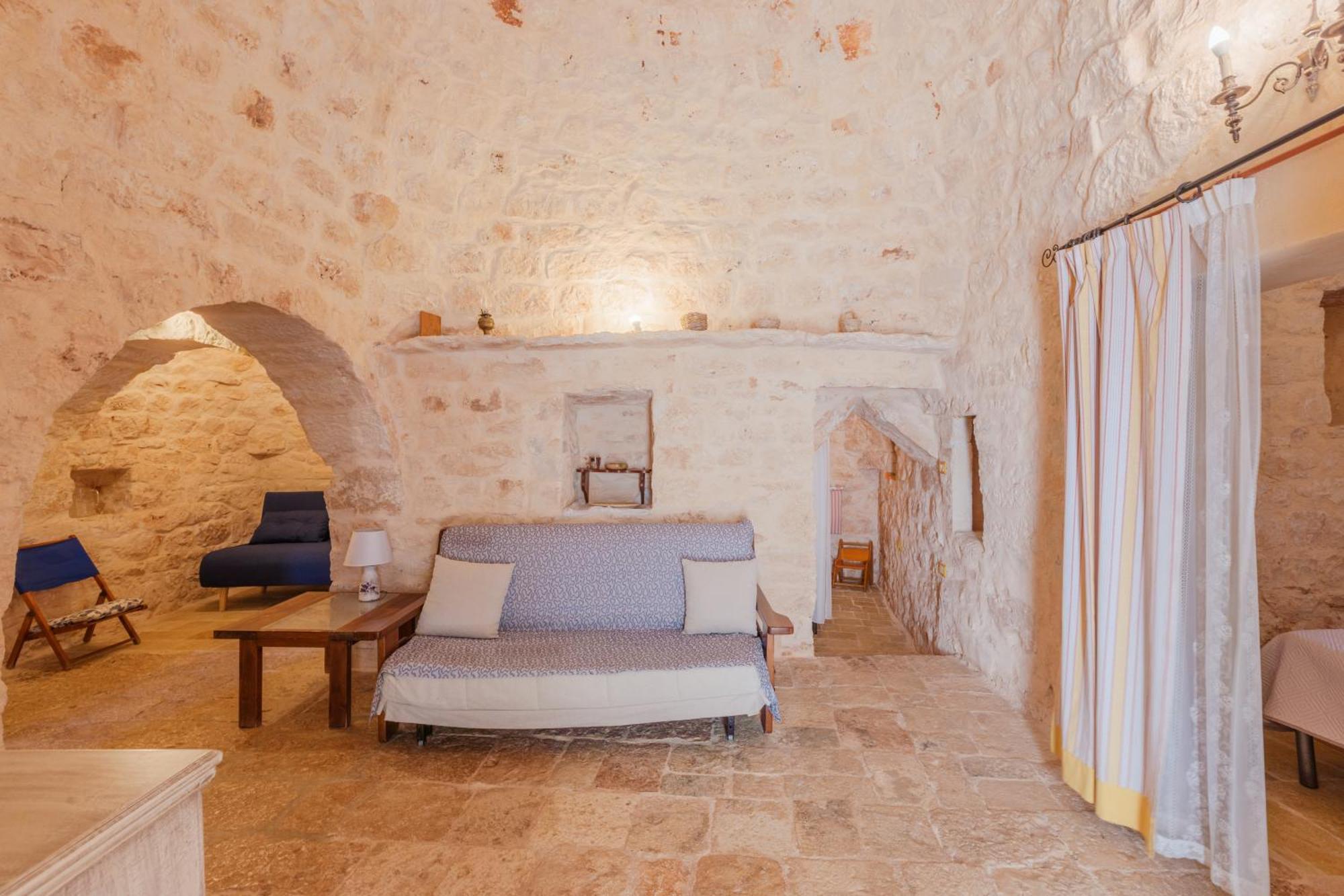 Trullo Tarantini Con Piscina Privata Lägenhet Latiano Exteriör bild