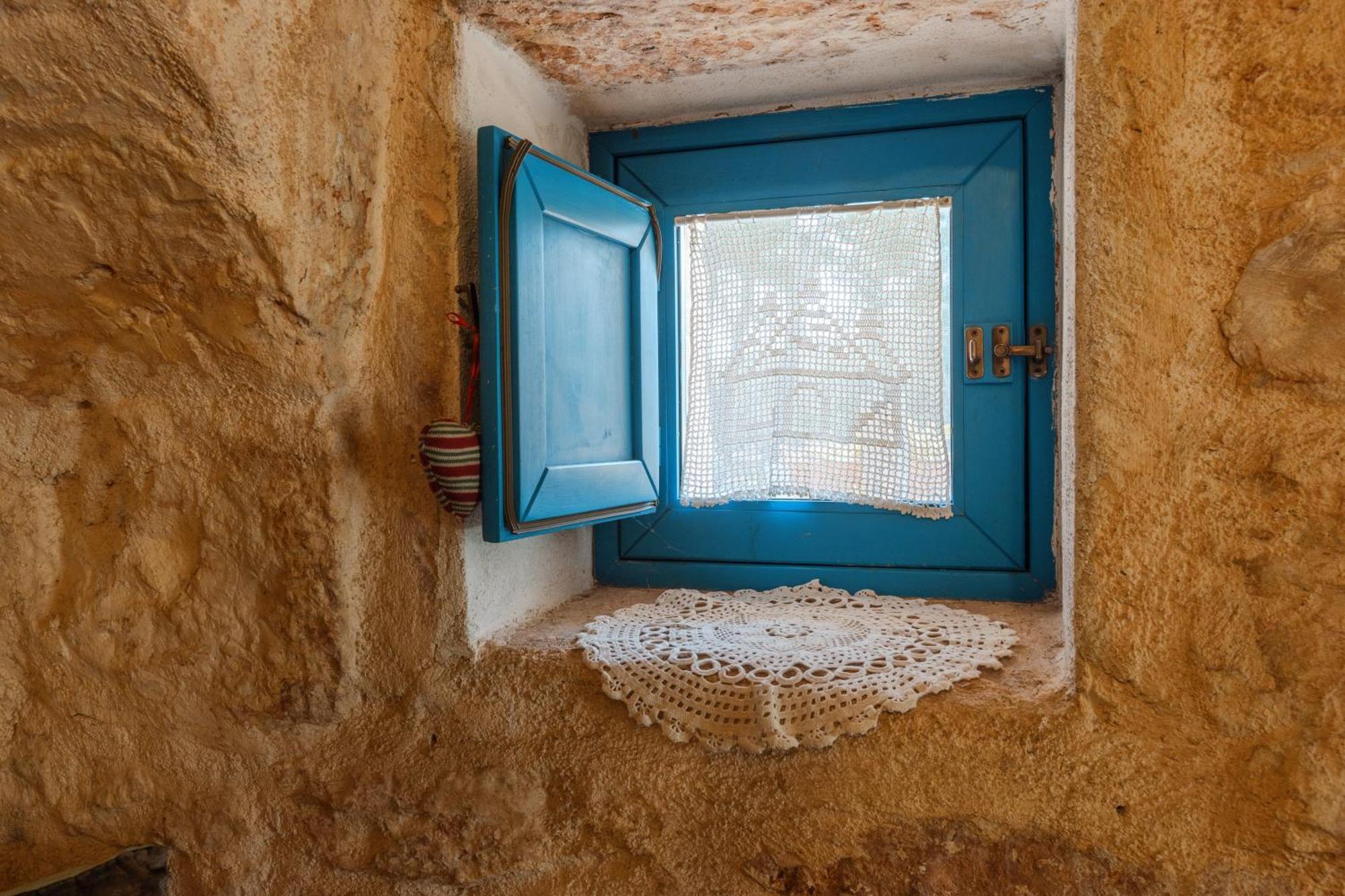 Trullo Tarantini Con Piscina Privata Lägenhet Latiano Exteriör bild
