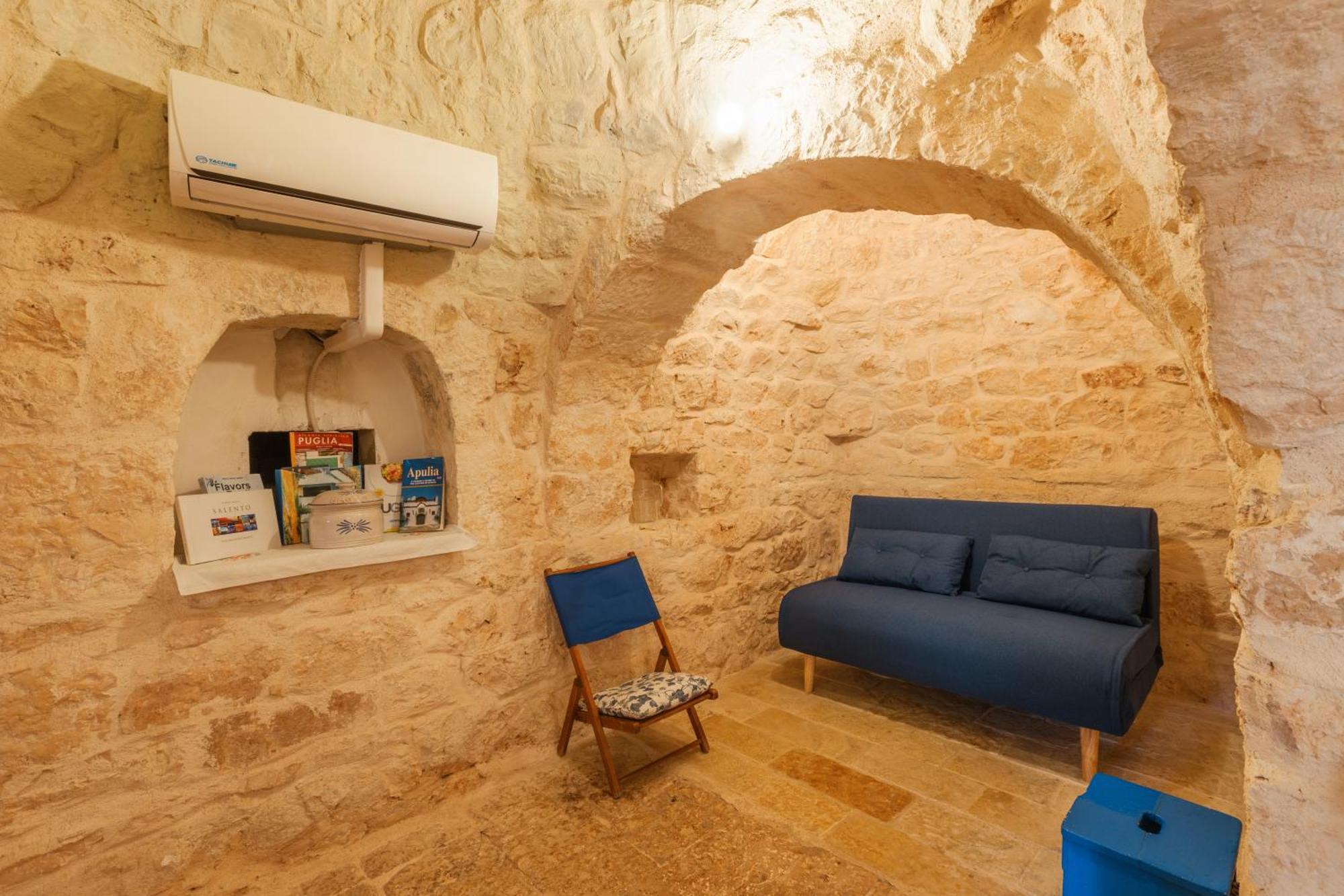 Trullo Tarantini Con Piscina Privata Lägenhet Latiano Exteriör bild
