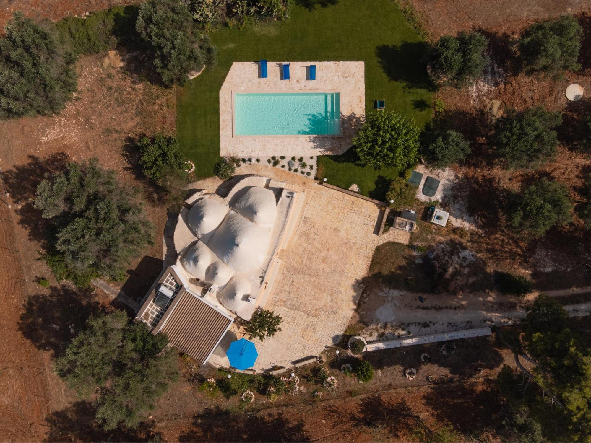 Trullo Tarantini Con Piscina Privata Lägenhet Latiano Exteriör bild