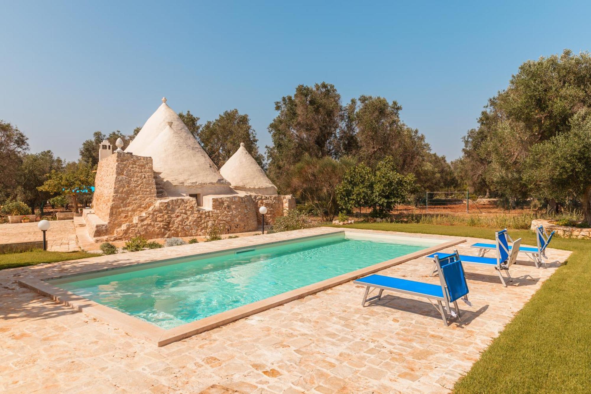 Trullo Tarantini Con Piscina Privata Lägenhet Latiano Exteriör bild