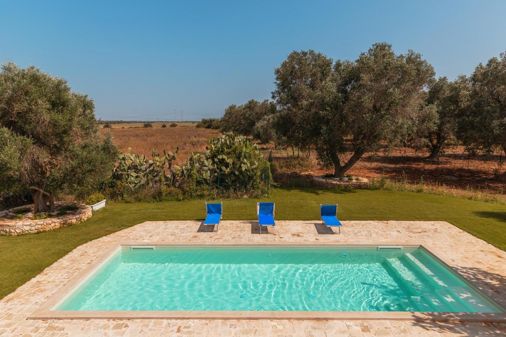 Trullo Tarantini Con Piscina Privata Lägenhet Latiano Exteriör bild