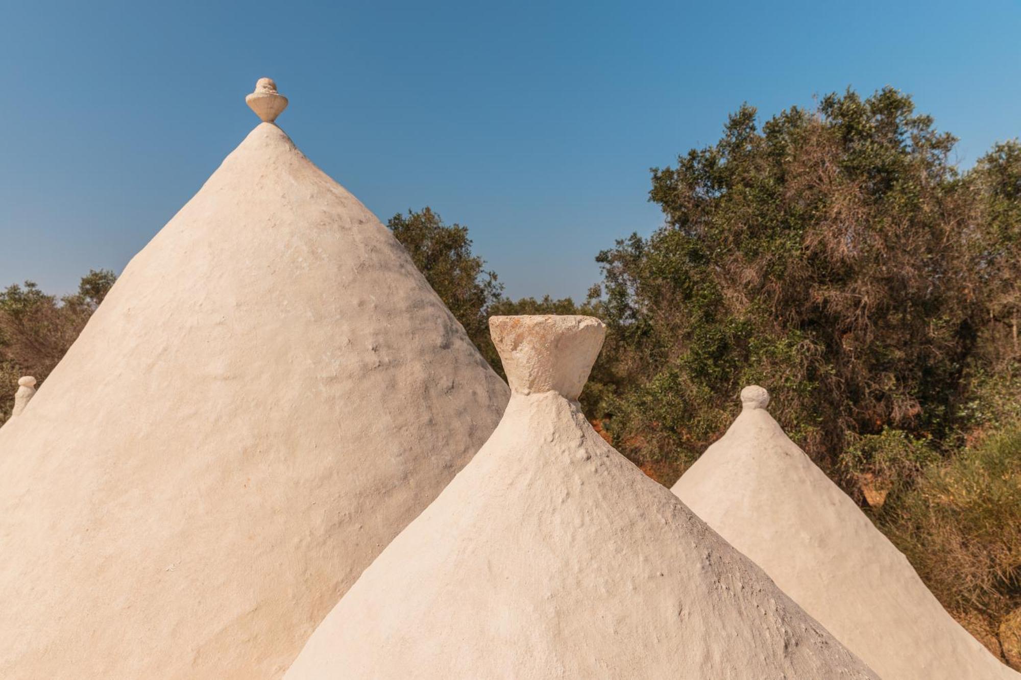 Trullo Tarantini Con Piscina Privata Lägenhet Latiano Exteriör bild