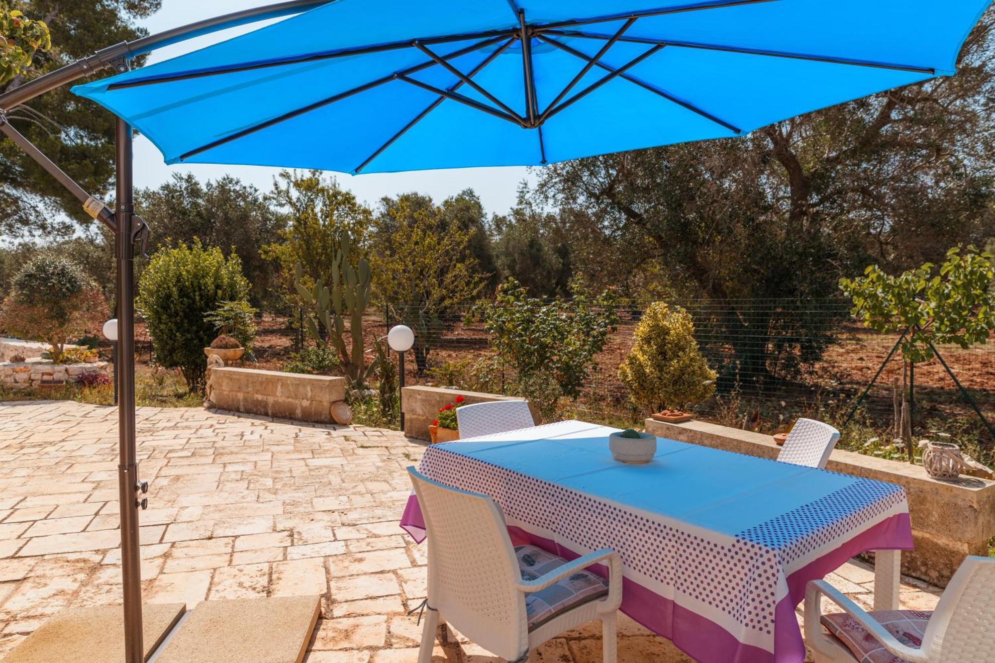 Trullo Tarantini Con Piscina Privata Lägenhet Latiano Exteriör bild