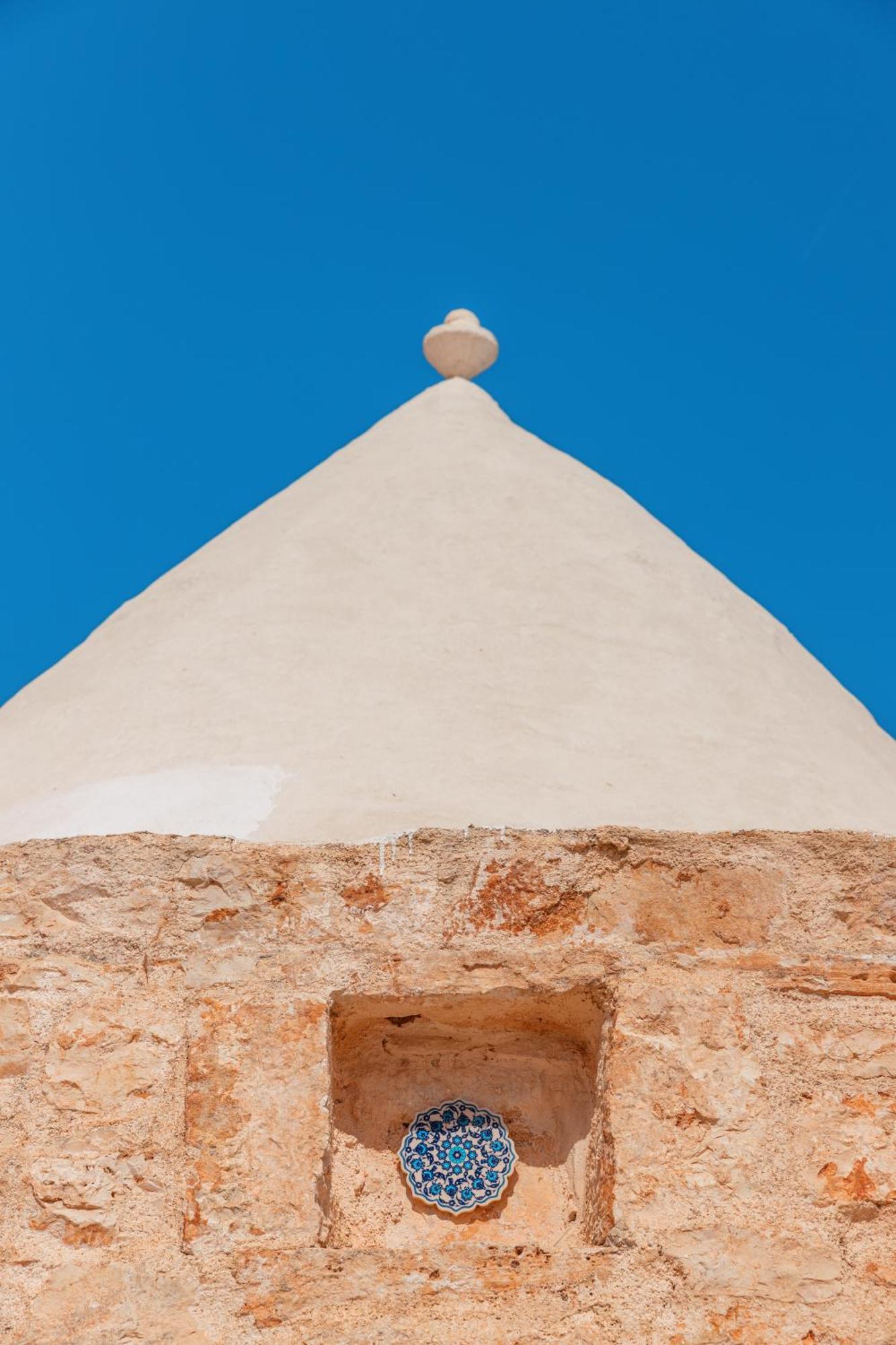 Trullo Tarantini Con Piscina Privata Lägenhet Latiano Exteriör bild