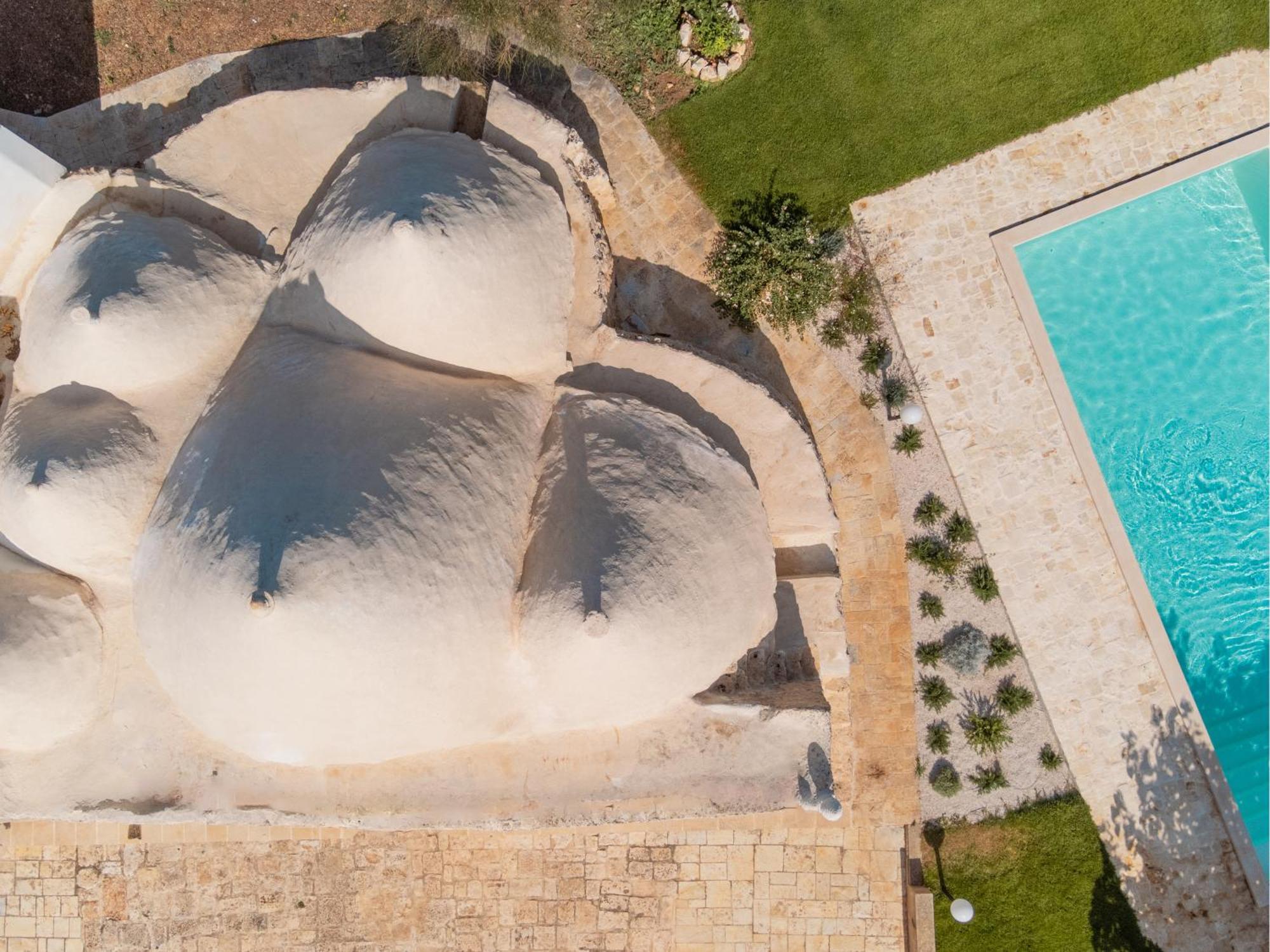 Trullo Tarantini Con Piscina Privata Lägenhet Latiano Exteriör bild