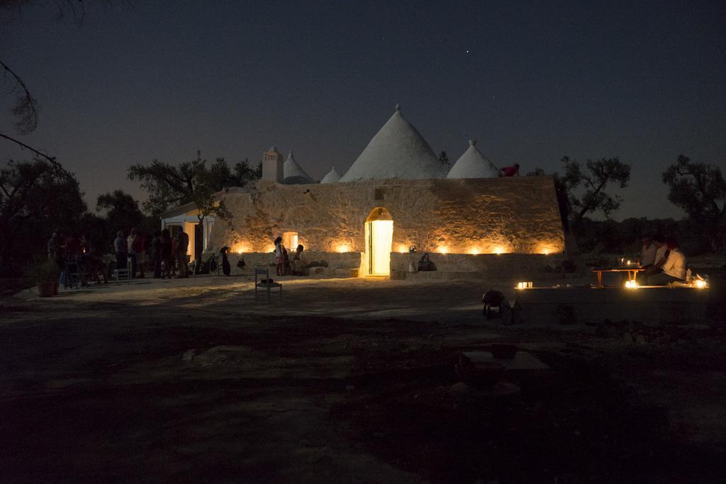 Trullo Tarantini Con Piscina Privata Lägenhet Latiano Exteriör bild